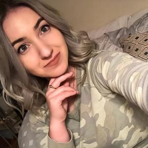 Meet your Posher, Dina